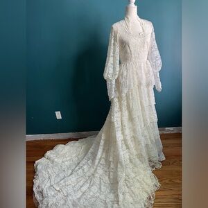 VINTAGE 1970s Wedding Dress w Bishop Sleeves sz M